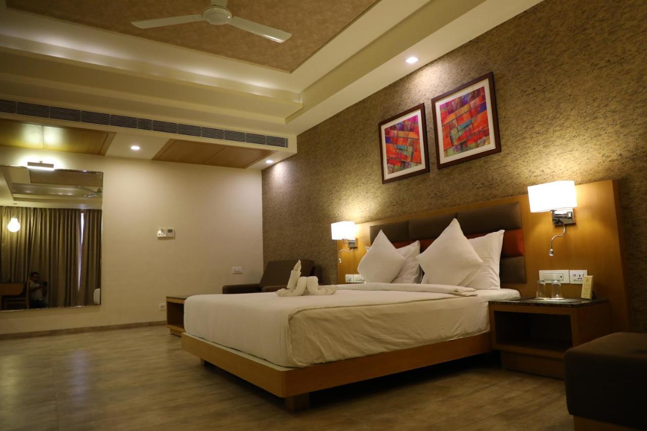 Neel'S City Resort Rajkot Exterior photo