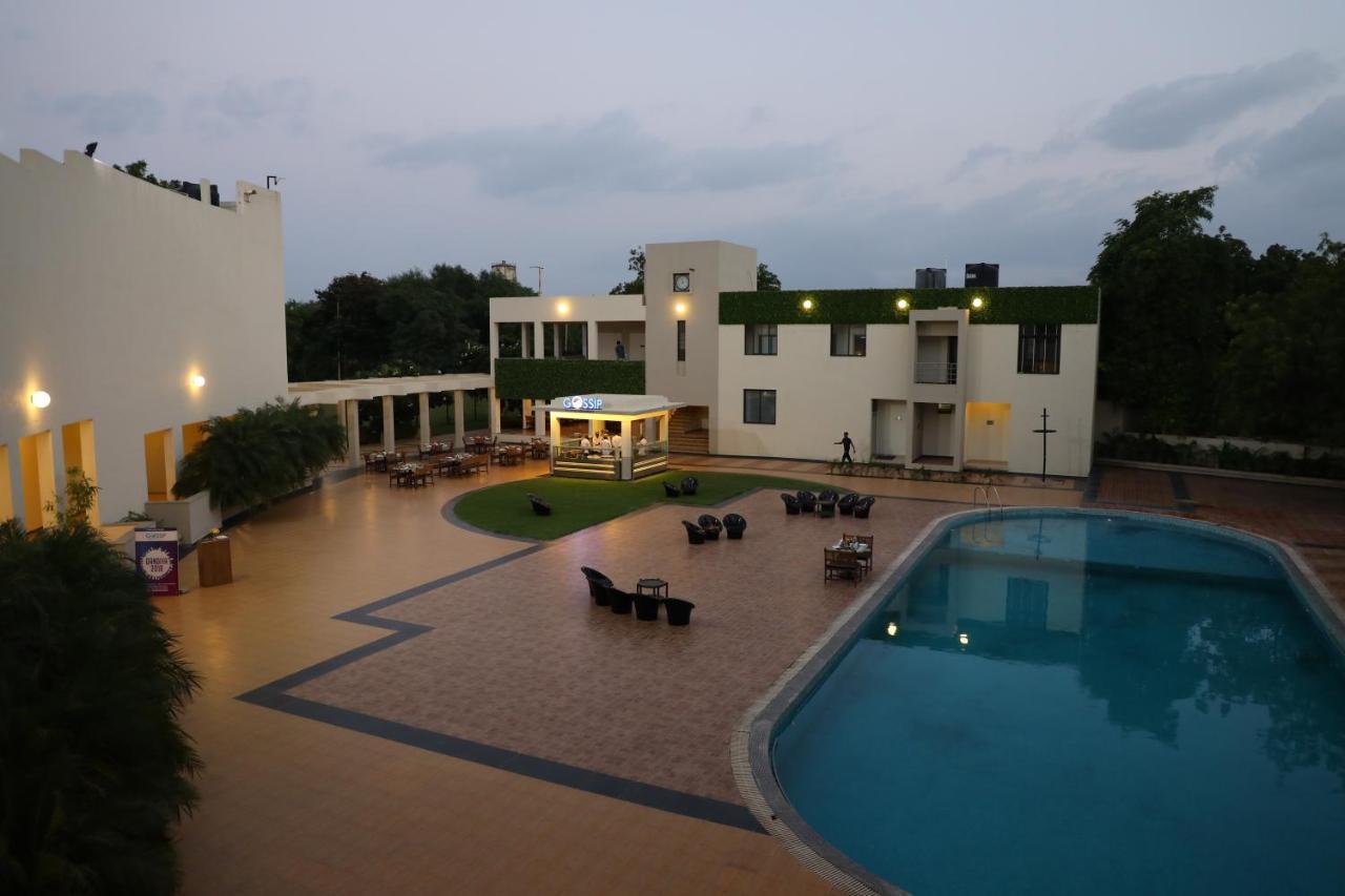 Neel'S City Resort Rajkot Exterior photo
