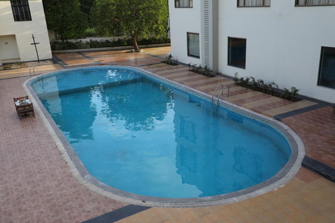 Neel'S City Resort Rajkot Exterior photo