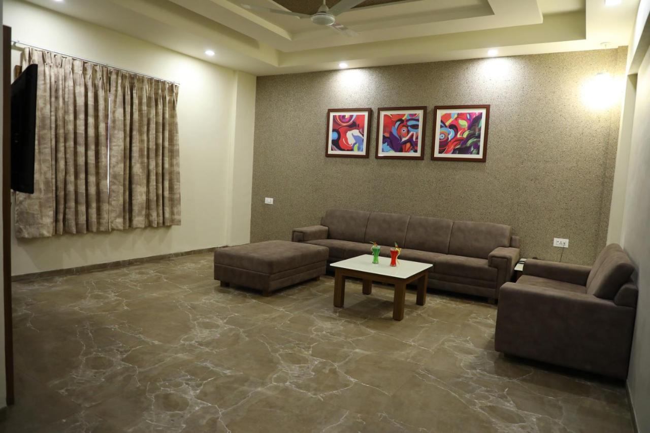 Neel'S City Resort Rajkot Exterior photo